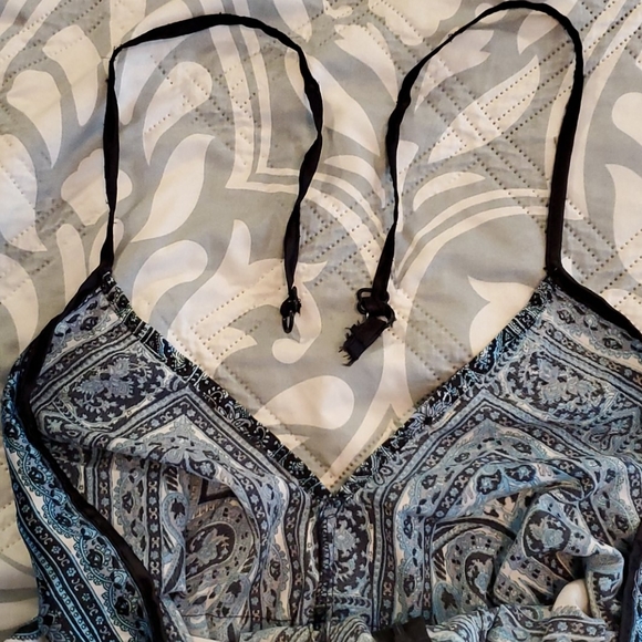 Handkerchief dress - Picture 6 of 6